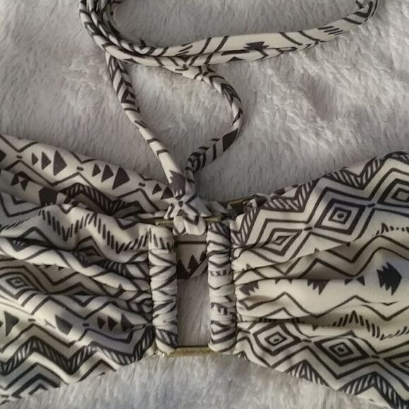 Boys + Arrows Helen the Hussy Bandeau - Picture 2 of 4